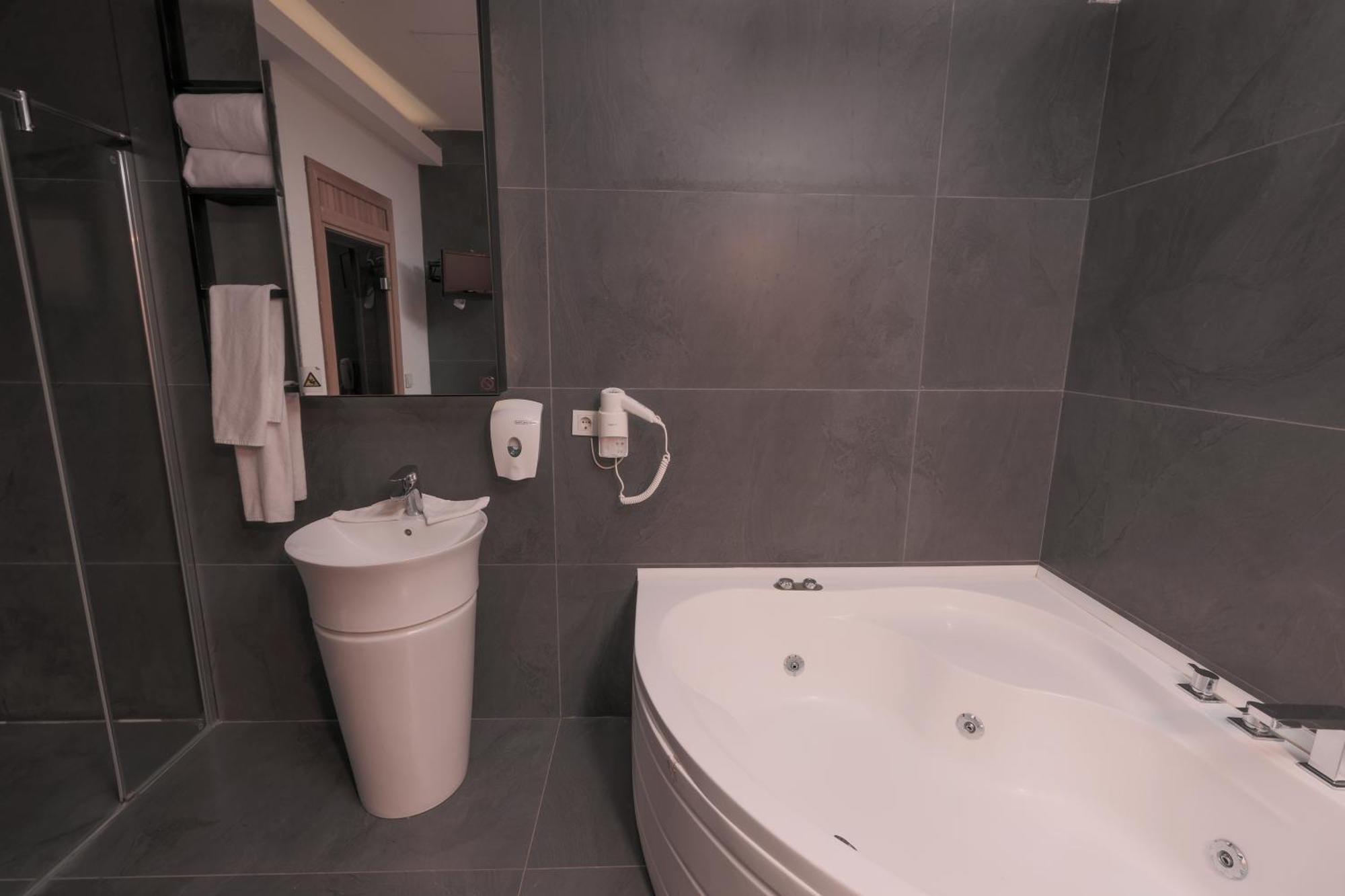 Flora Garden Beach Hotel - Adults Only 16 Plus - Couples Concept Kızılot Eksteriør billede