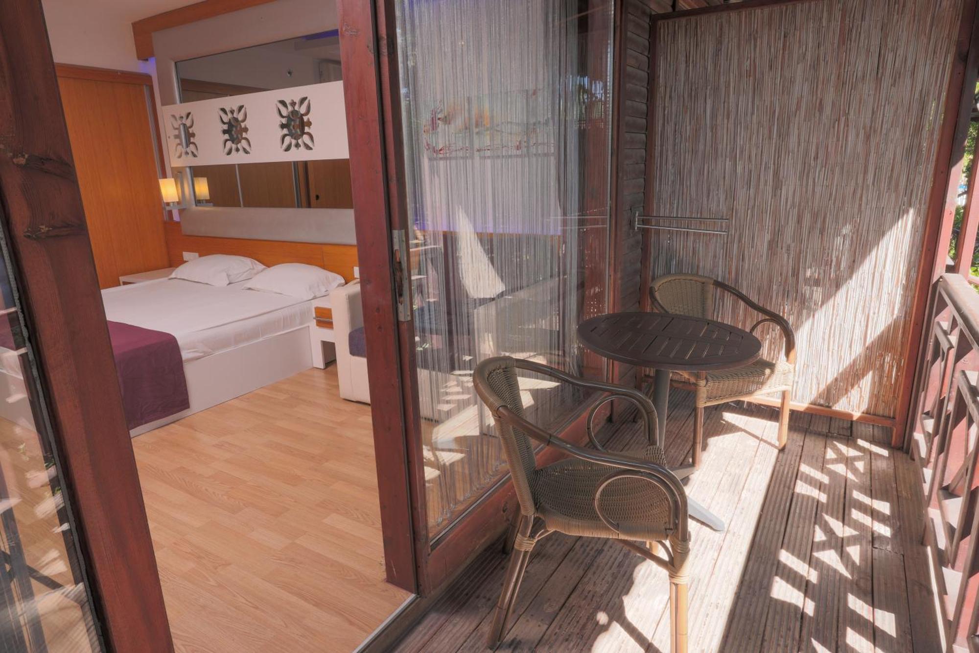 Flora Garden Beach Hotel - Adults Only 16 Plus - Couples Concept Kızılot Eksteriør billede